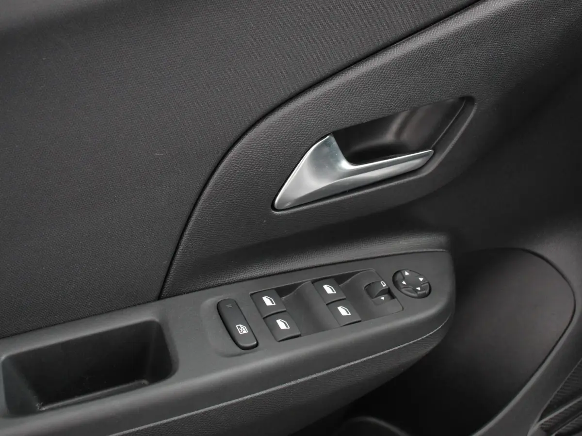 1.2 Edition Navigatie Apple Carplay/Android Auto Airco Camera Parkeer sensoren Cruise Control Lichtmetalen Velgen