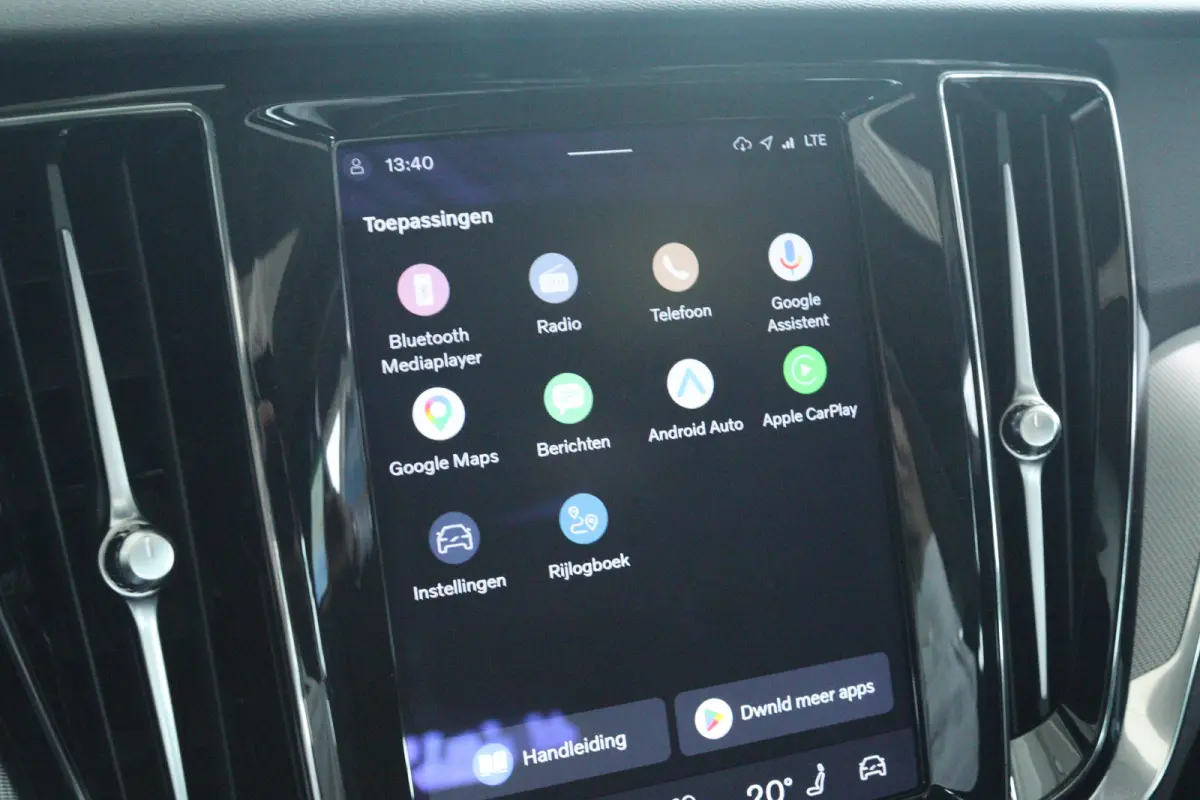 2.0 B3 Plus Dark | Adapt. Cruise | Trekhaak | Schuifdak | Harman & Kardon | 360 Camera | Stoel+Stuurverwarming | Memory | Elektr. Klep | Keyless |