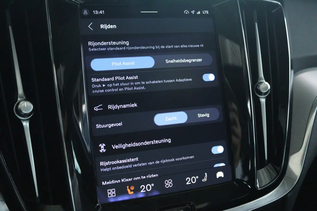 2.0 B3 Plus Dark | Adapt. Cruise | Trekhaak | Schuifdak | Harman & Kardon | 360 Camera | Stoel+Stuurverwarming | Memory | Elektr. Klep | Keyless |