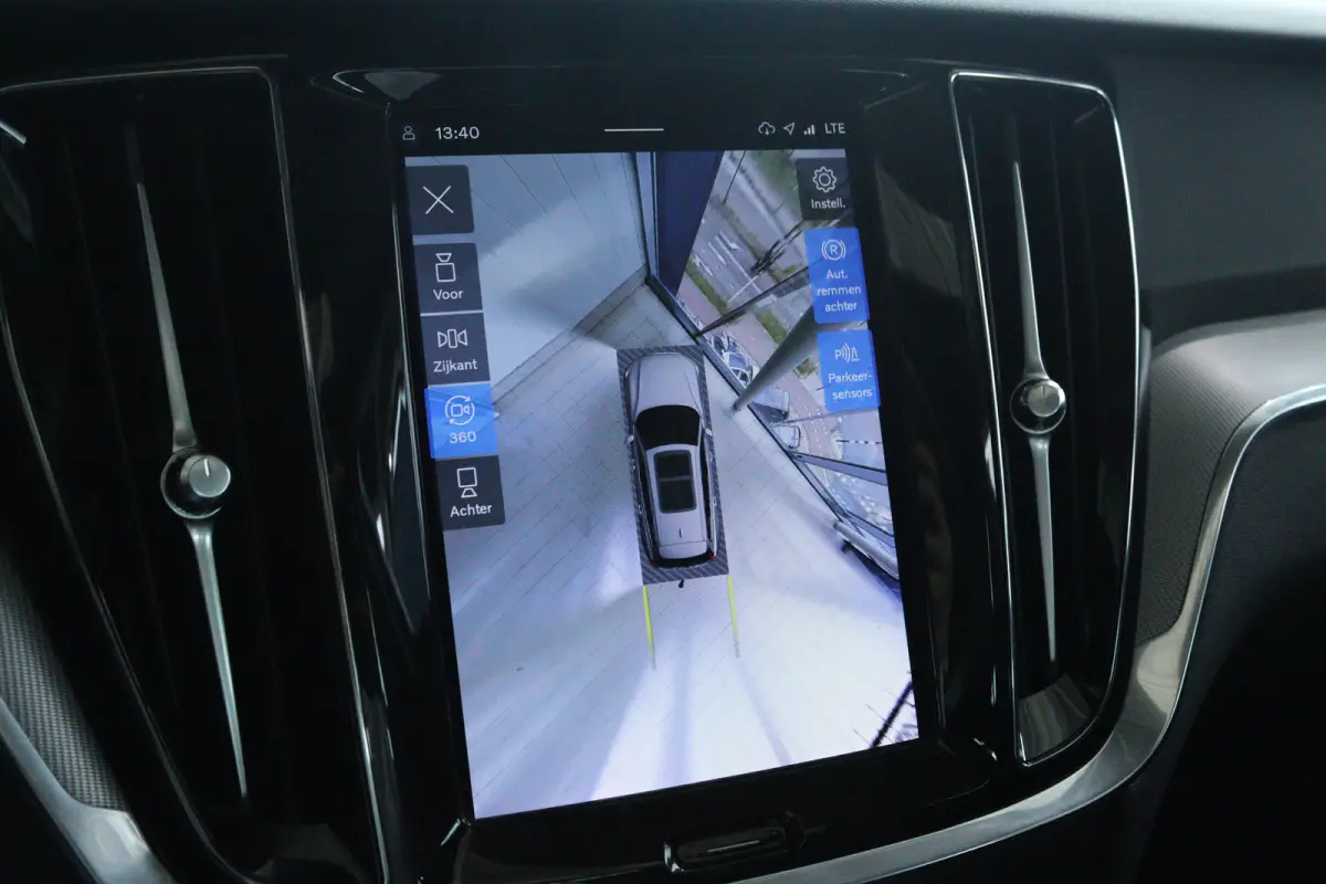 2.0 B3 Plus Dark | Adapt. Cruise | Trekhaak | Schuifdak | Harman & Kardon | 360 Camera | Stoel+Stuurverwarming | Memory | Elektr. Klep | Keyless |