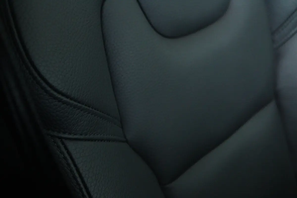 2.0 B3 Plus Dark | Adapt. Cruise | Trekhaak | Schuifdak | Harman & Kardon | 360 Camera | Stoel+Stuurverwarming | Memory | Elektr. Klep | Keyless |