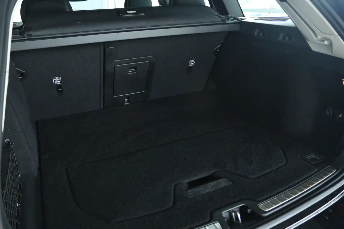2.0 B3 Plus Dark | Adapt. Cruise | Trekhaak | Schuifdak | Harman & Kardon | 360 Camera | Stoel+Stuurverwarming | Memory | Elektr. Klep | Keyless |