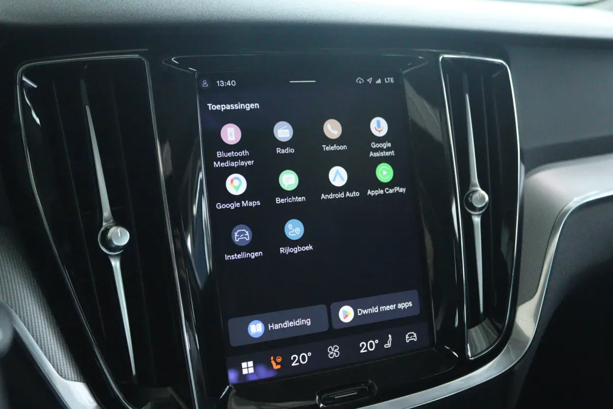 2.0 B3 Plus Dark | Adapt. Cruise | Trekhaak | Schuifdak | Harman & Kardon | 360 Camera | Stoel+Stuurverwarming | Memory | Elektr. Klep | Keyless |