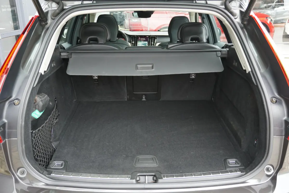 2.0 B5 Inscription + PANORAMA / 360 CAMERA / LEDER / TREKHAAK /