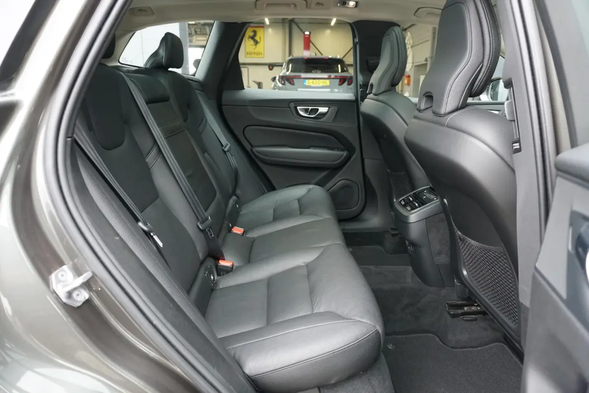 2.0 B5 Inscription + PANORAMA / 360 CAMERA / LEDER / TREKHAAK /