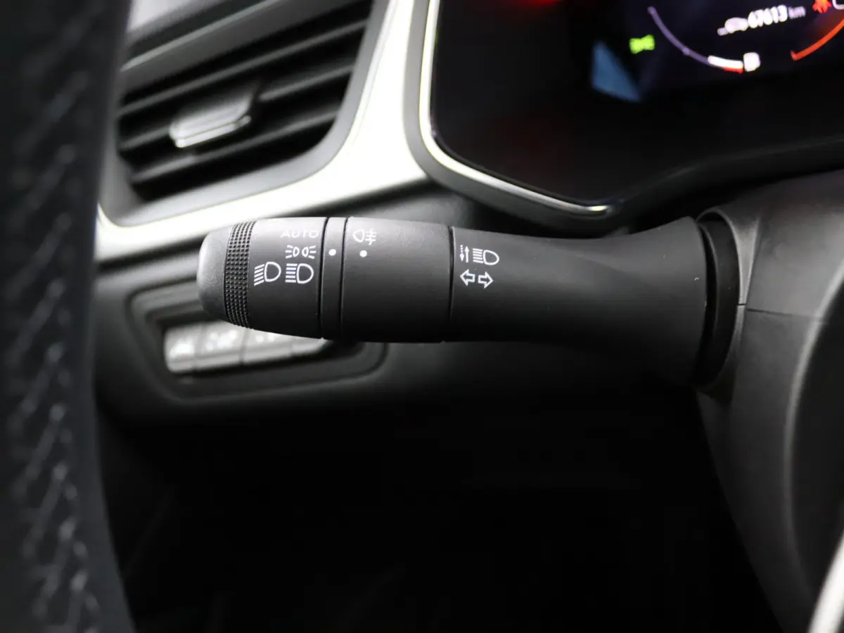 E-TECH plug-in hybrid 160 Intens | Parkeercamera | Navigatie |