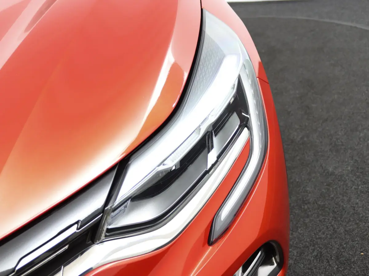 E-TECH plug-in hybrid 160 Intens | Parkeercamera | Navigatie |