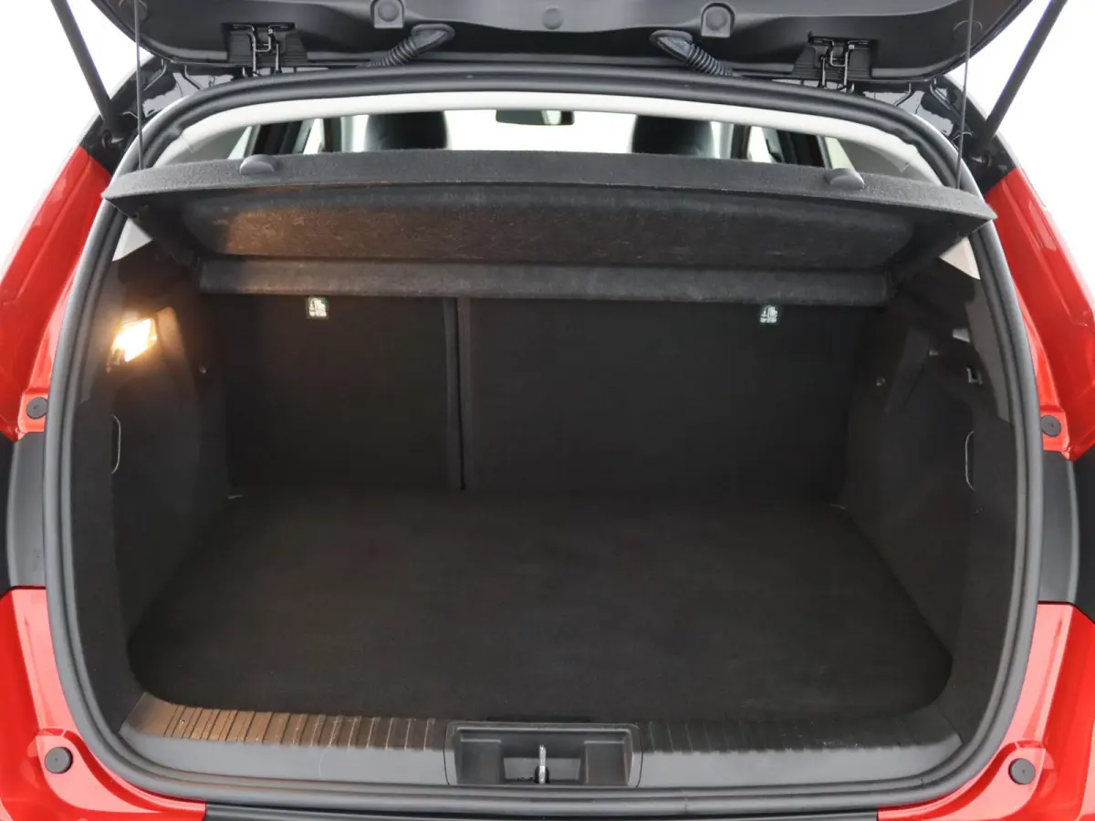 E-TECH plug-in hybrid 160 Intens | Parkeercamera | Navigatie |