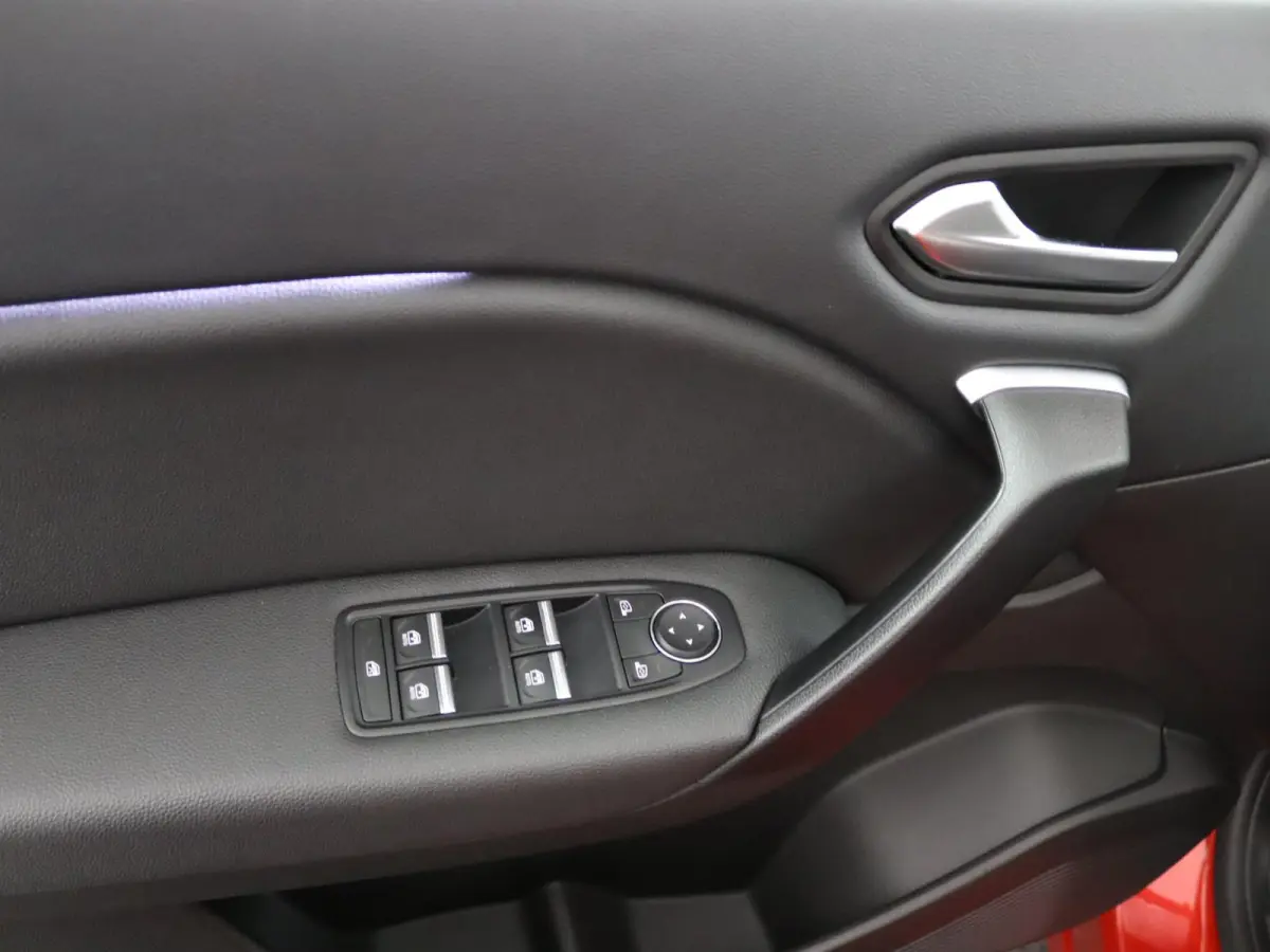 E-TECH plug-in hybrid 160 Intens | Parkeercamera | Navigatie |