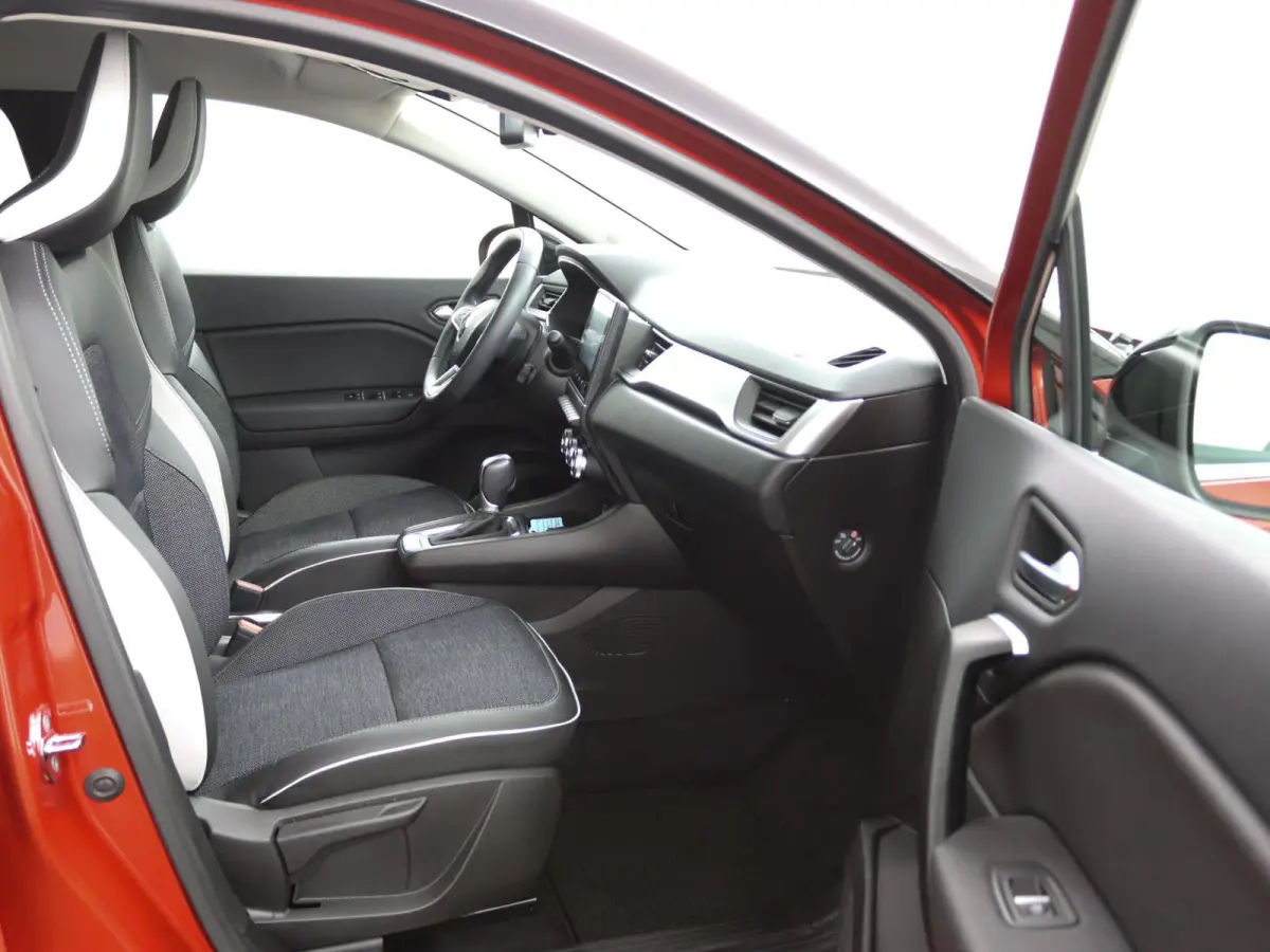 E-TECH plug-in hybrid 160 Intens | Parkeercamera | Navigatie |