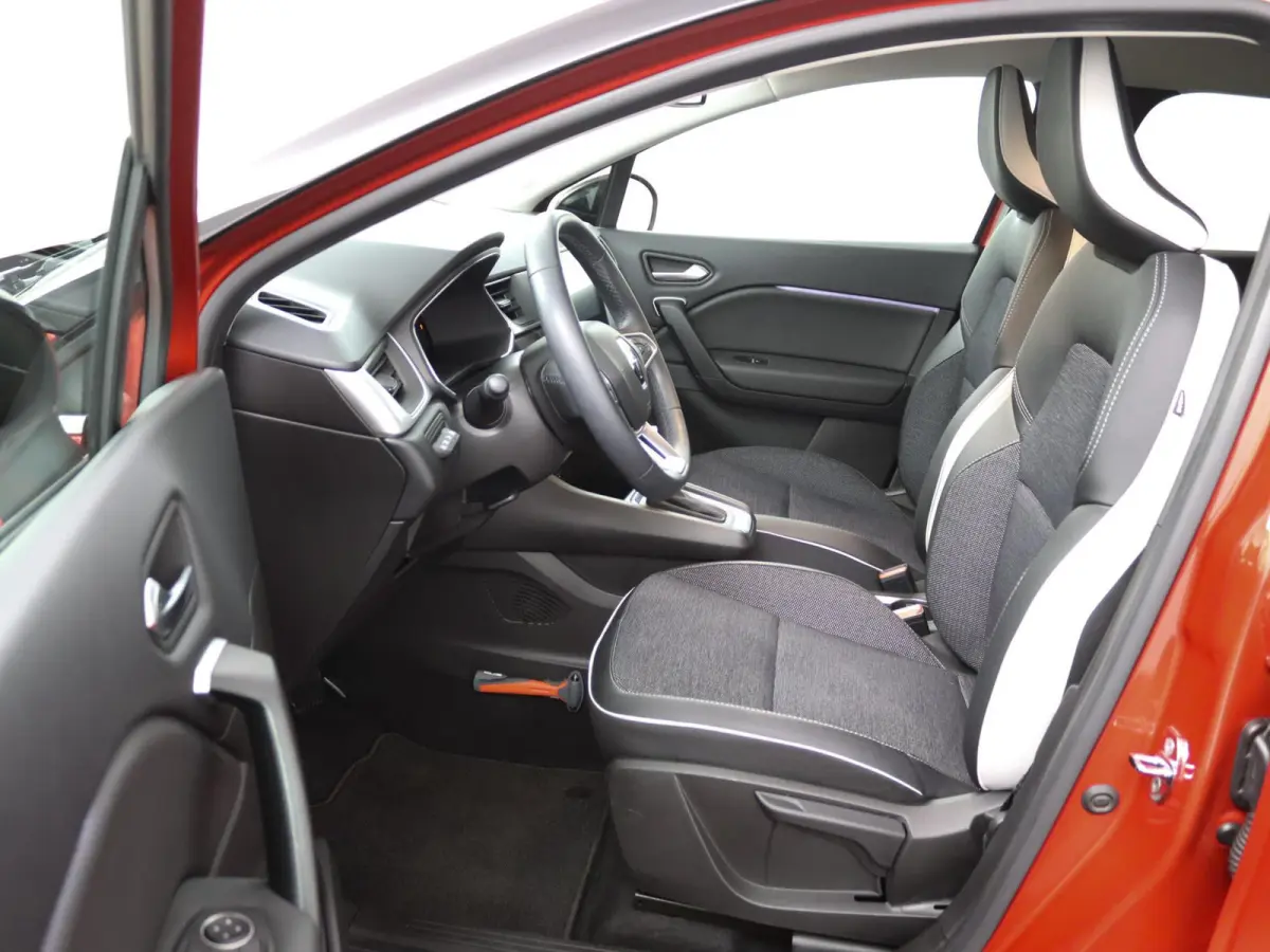 E-TECH plug-in hybrid 160 Intens | Parkeercamera | Navigatie |