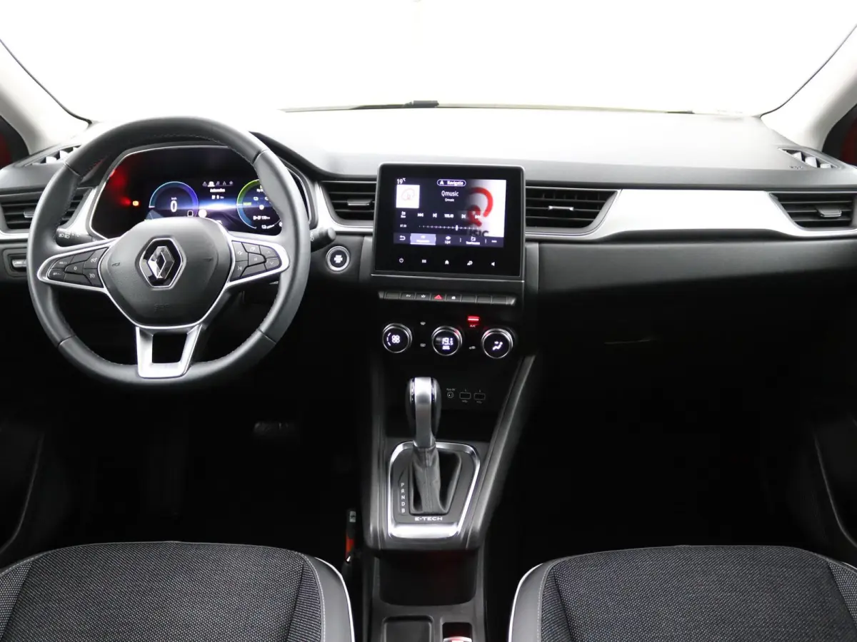 E-TECH plug-in hybrid 160 Intens | Parkeercamera | Navigatie |