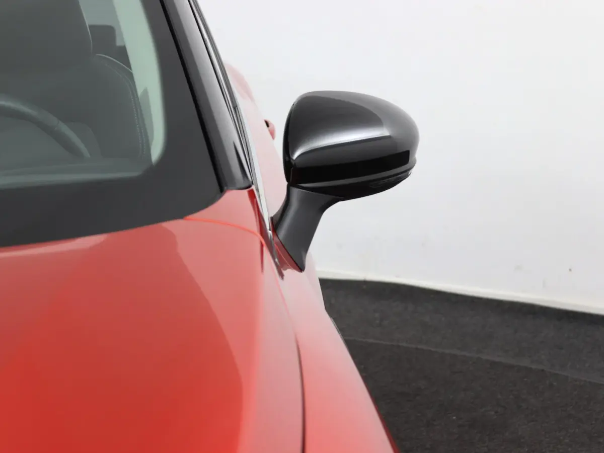 E-TECH plug-in hybrid 160 Intens | Parkeercamera | Navigatie |