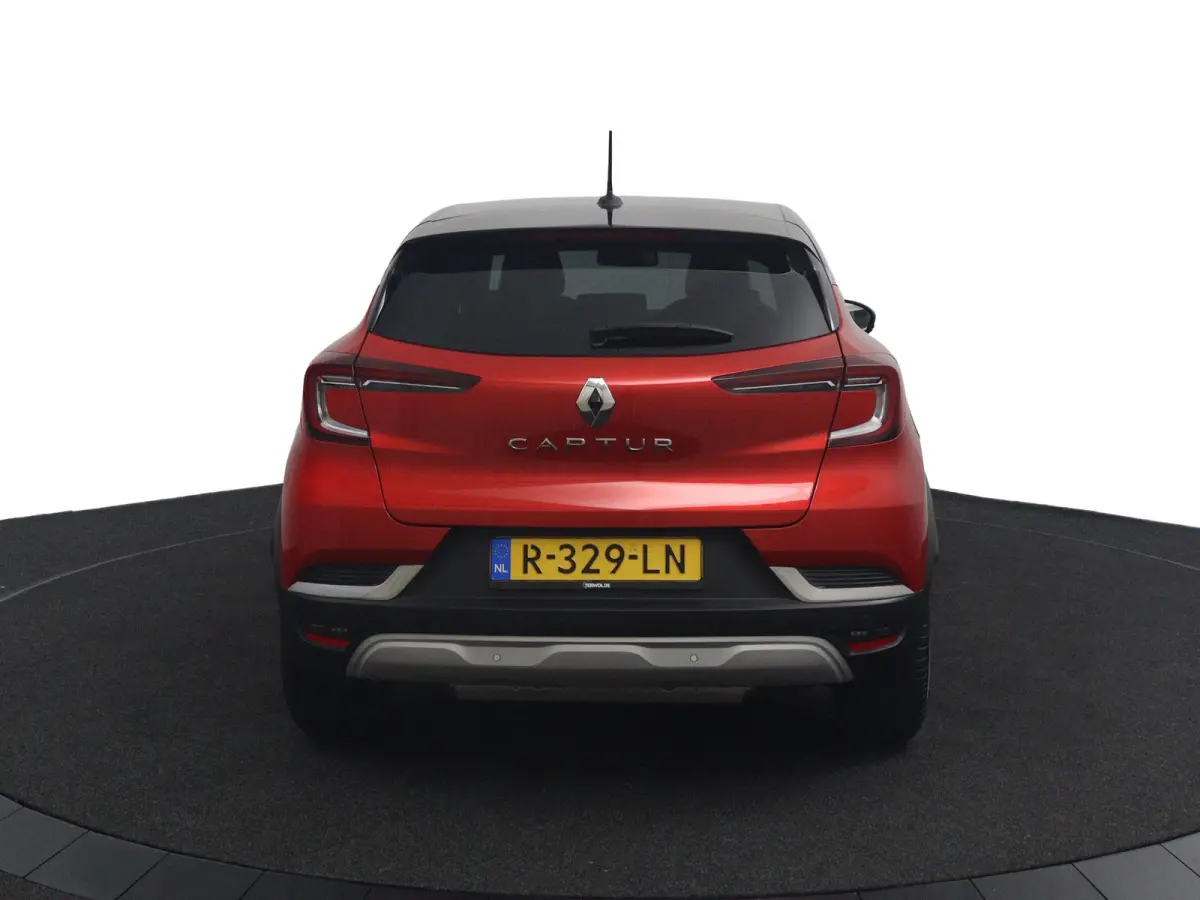 E-TECH plug-in hybrid 160 Intens | Parkeercamera | Navigatie |