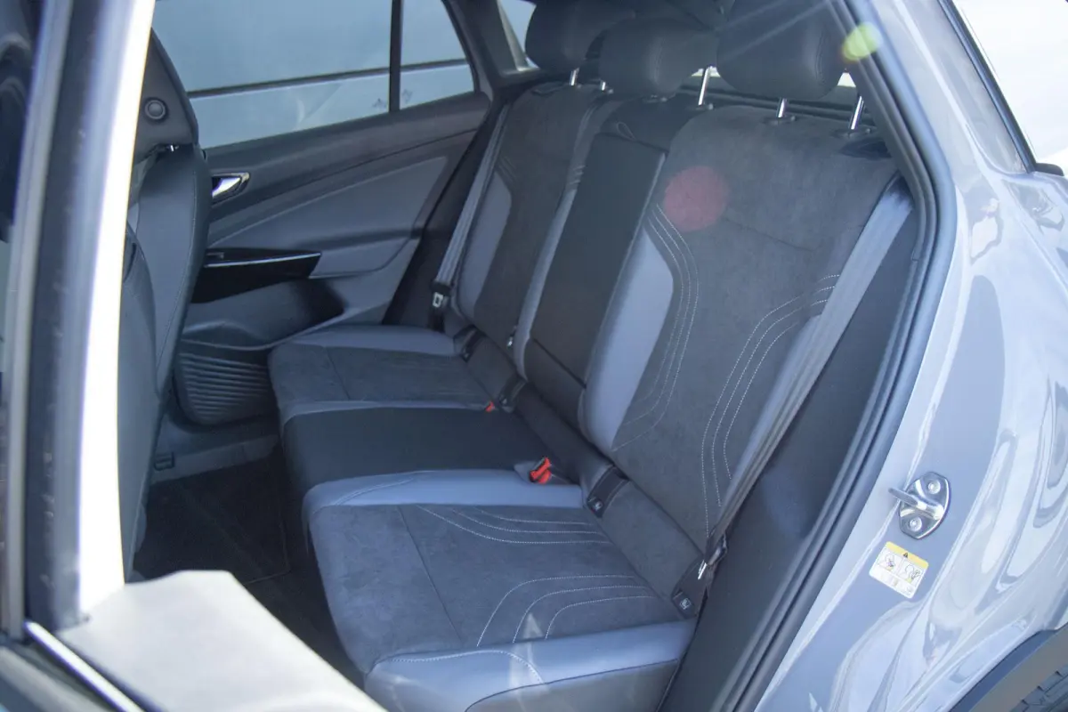 286pk Pro Limited Edition 77 kWh | Trekhaak | Apple Carplay/Android Auto