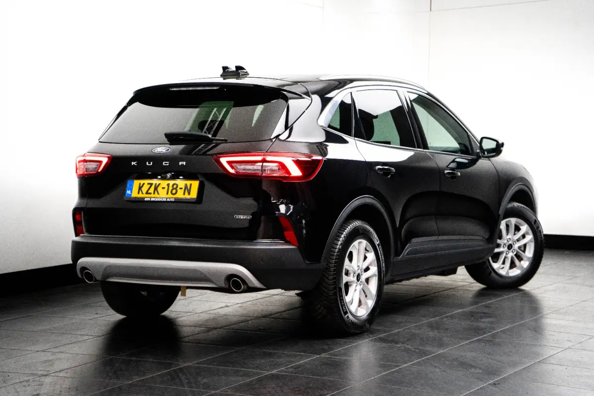 2.5 PHEV Titanium | Trekhaak | Cruise Control | Camera | Apple Carplay | Navigatie