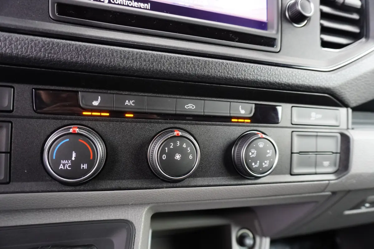 140pk Automaat L3H2/L2H1 2x Schuifdeur 18" Velgen Sidesteps Zonneklep ACC Cruise control Navigatie Apple Carplay Camera Stoelverwarming Standkachel