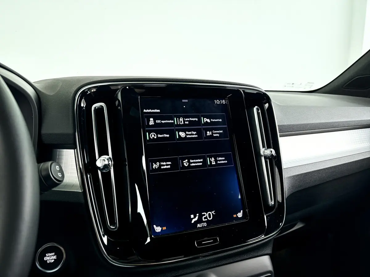 T3 Momentum Pro | Park assist | Stoelverwarming | Volvo On-call