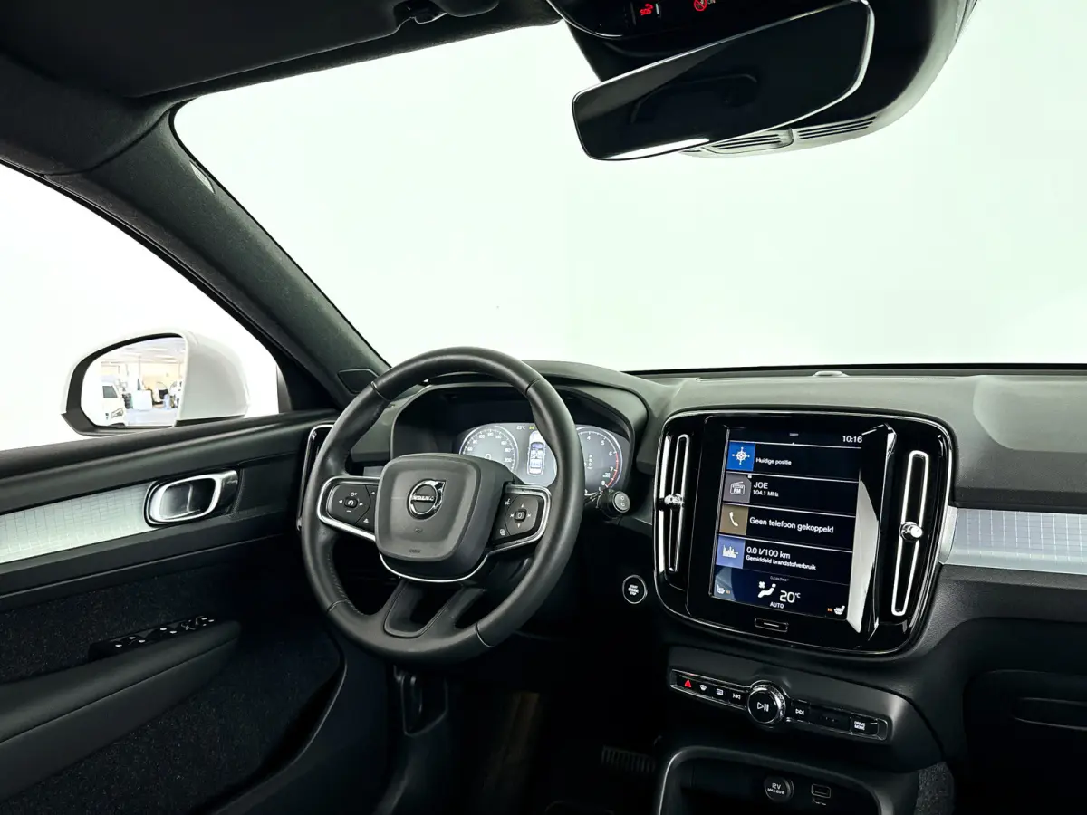 T3 Momentum Pro | Park assist | Stoelverwarming | Volvo On-call