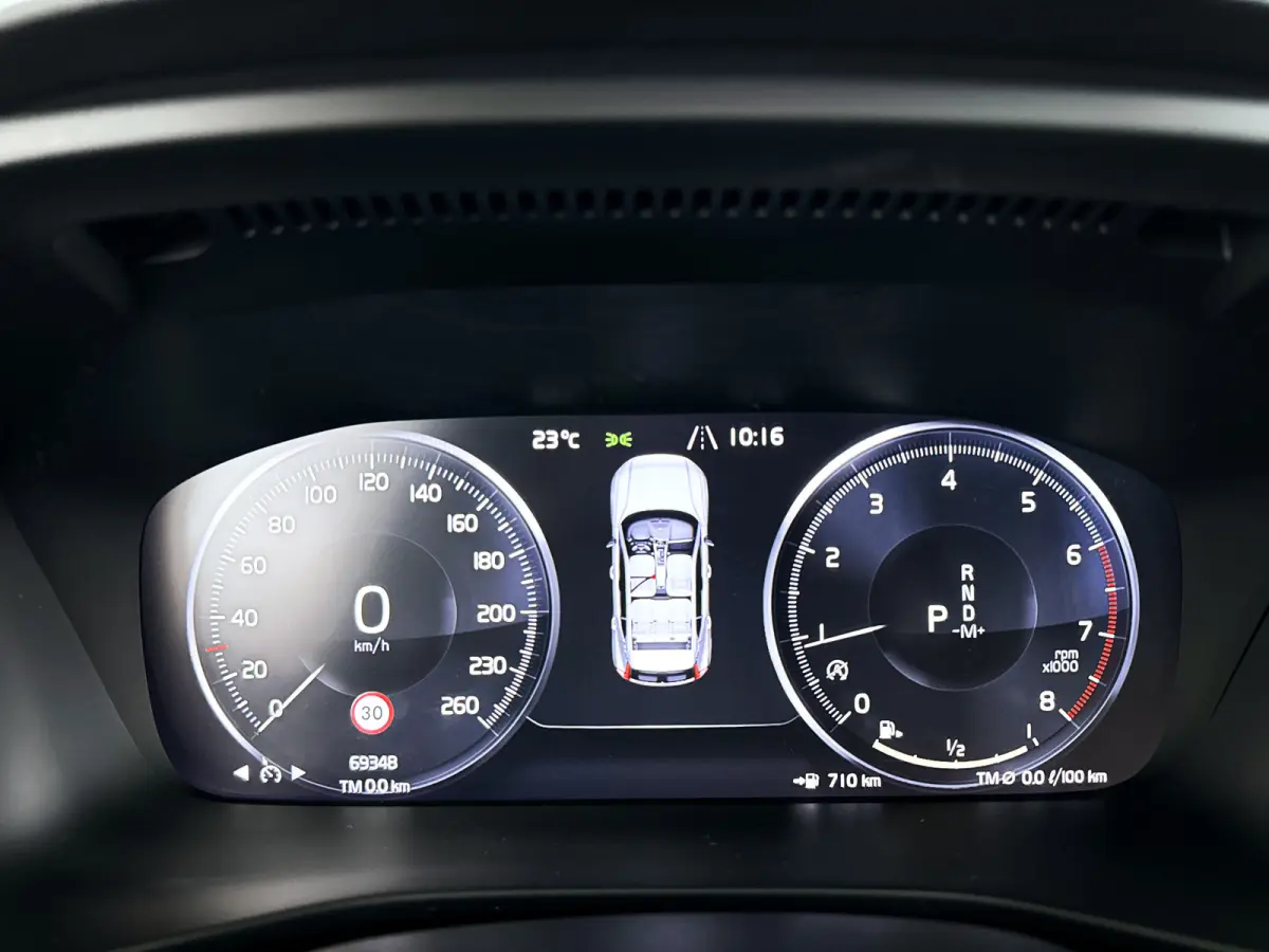 T3 Momentum Pro | Park assist | Stoelverwarming | Volvo On-call