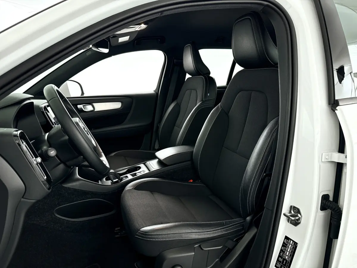 T3 Momentum Pro | Park assist | Stoelverwarming | Volvo On-call