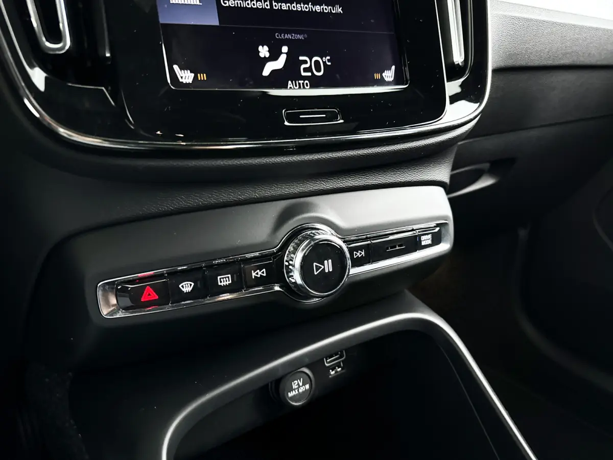 T3 Momentum Pro | Park assist | Stoelverwarming | Volvo On-call
