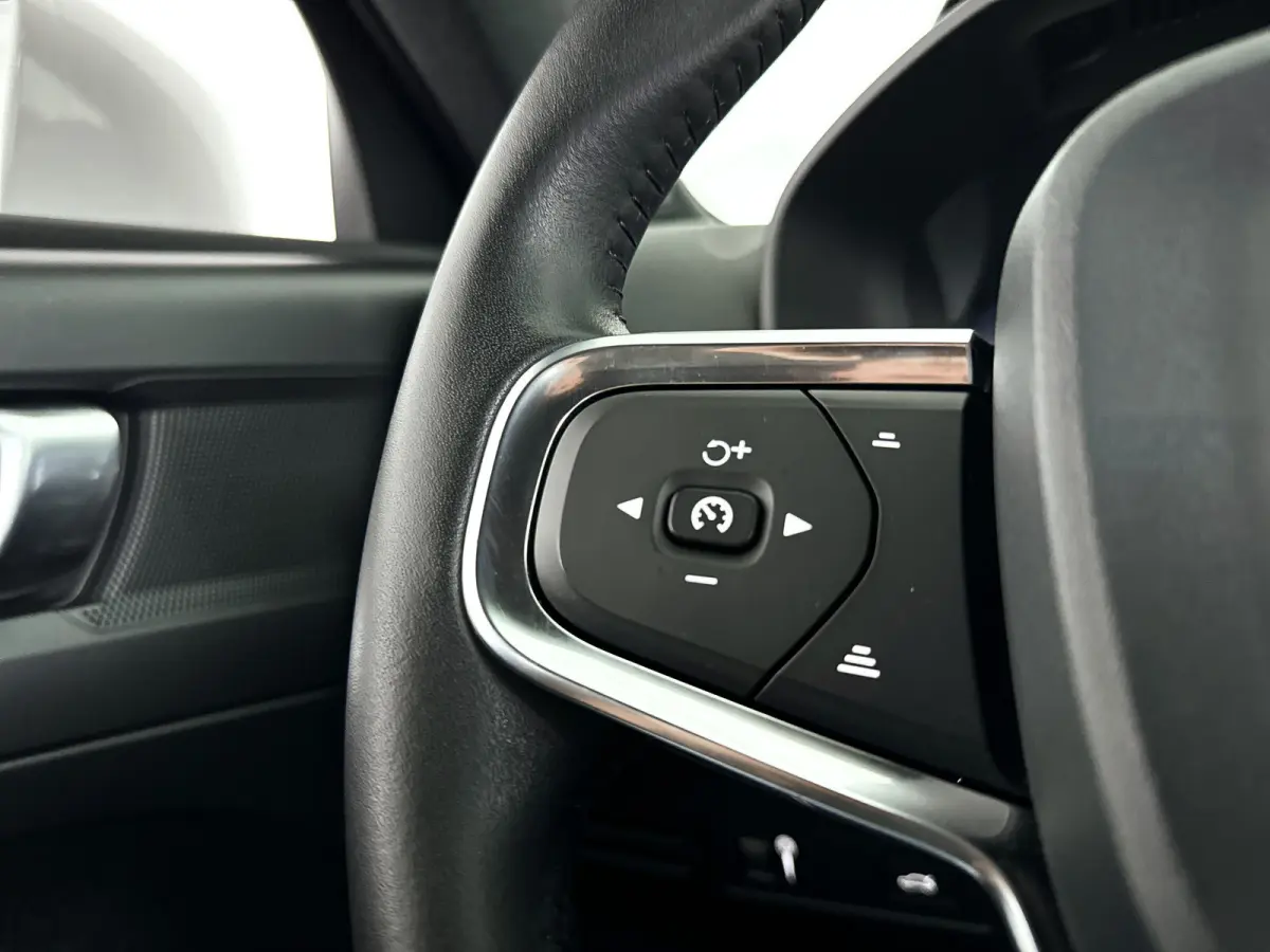 T3 Momentum Pro | Park assist | Stoelverwarming | Volvo On-call