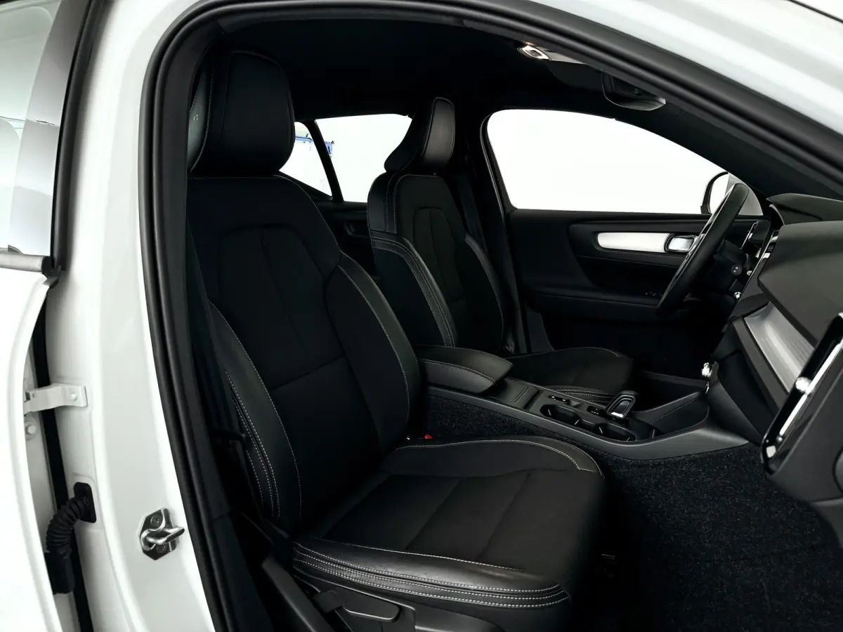 T3 Momentum Pro | Park assist | Stoelverwarming | Volvo On-call