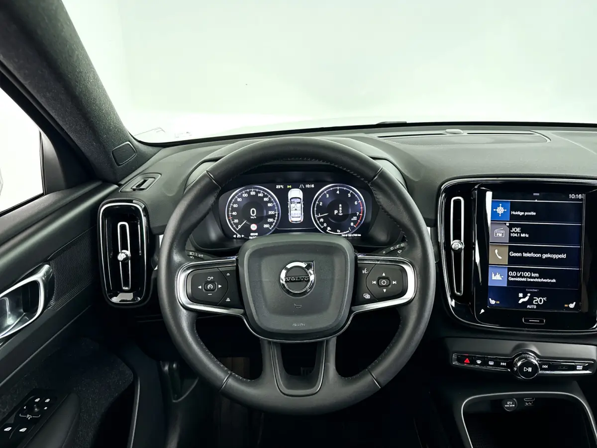 T3 Momentum Pro | Park assist | Stoelverwarming | Volvo On-call