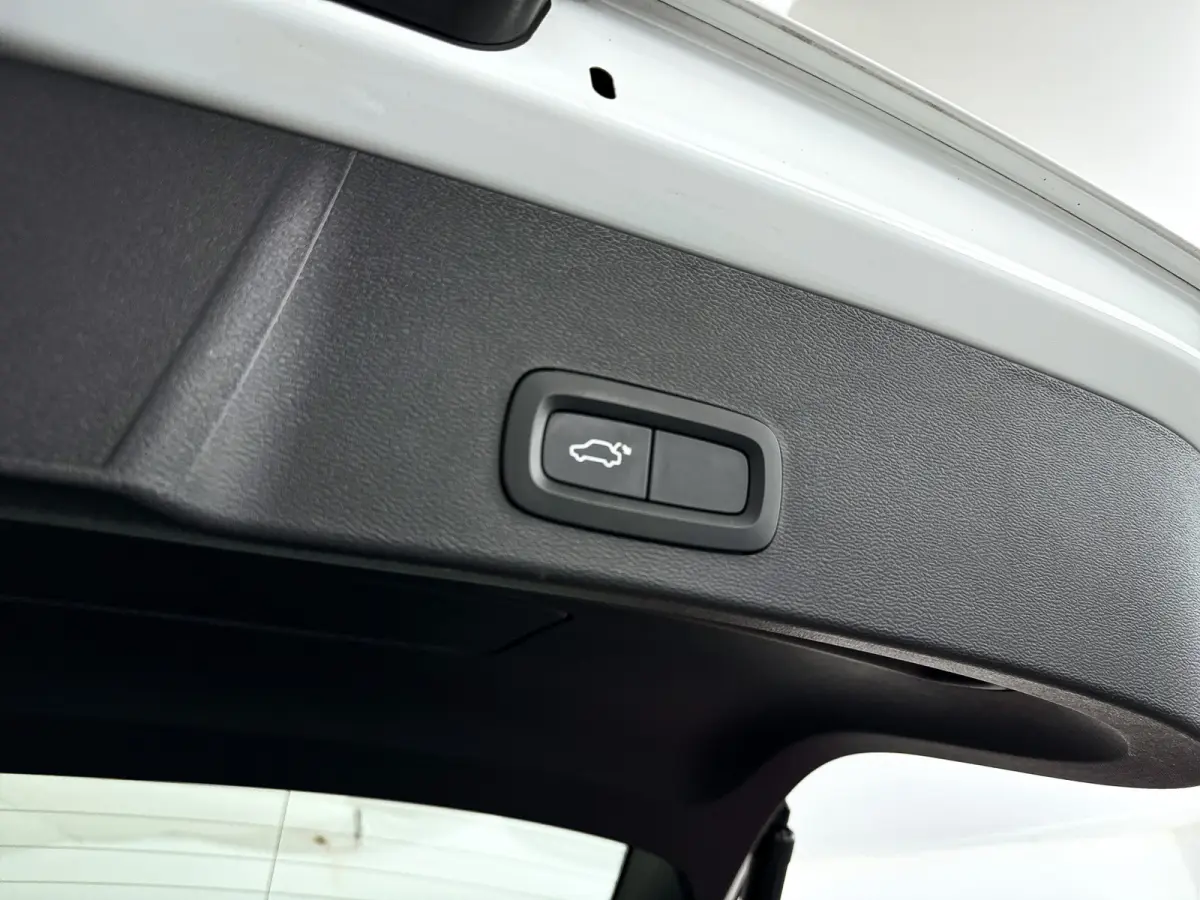 T3 Momentum Pro | Park assist | Stoelverwarming | Volvo On-call