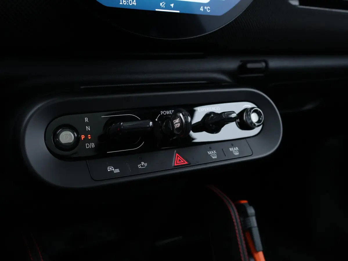 JCW John Cooper Works XL 54.2 kWh | Comforttoegang | Panoramadak | Elektr. Stoelen | Harman Kardon | Head-Up | Driving Assistant Plus | 18"LM |