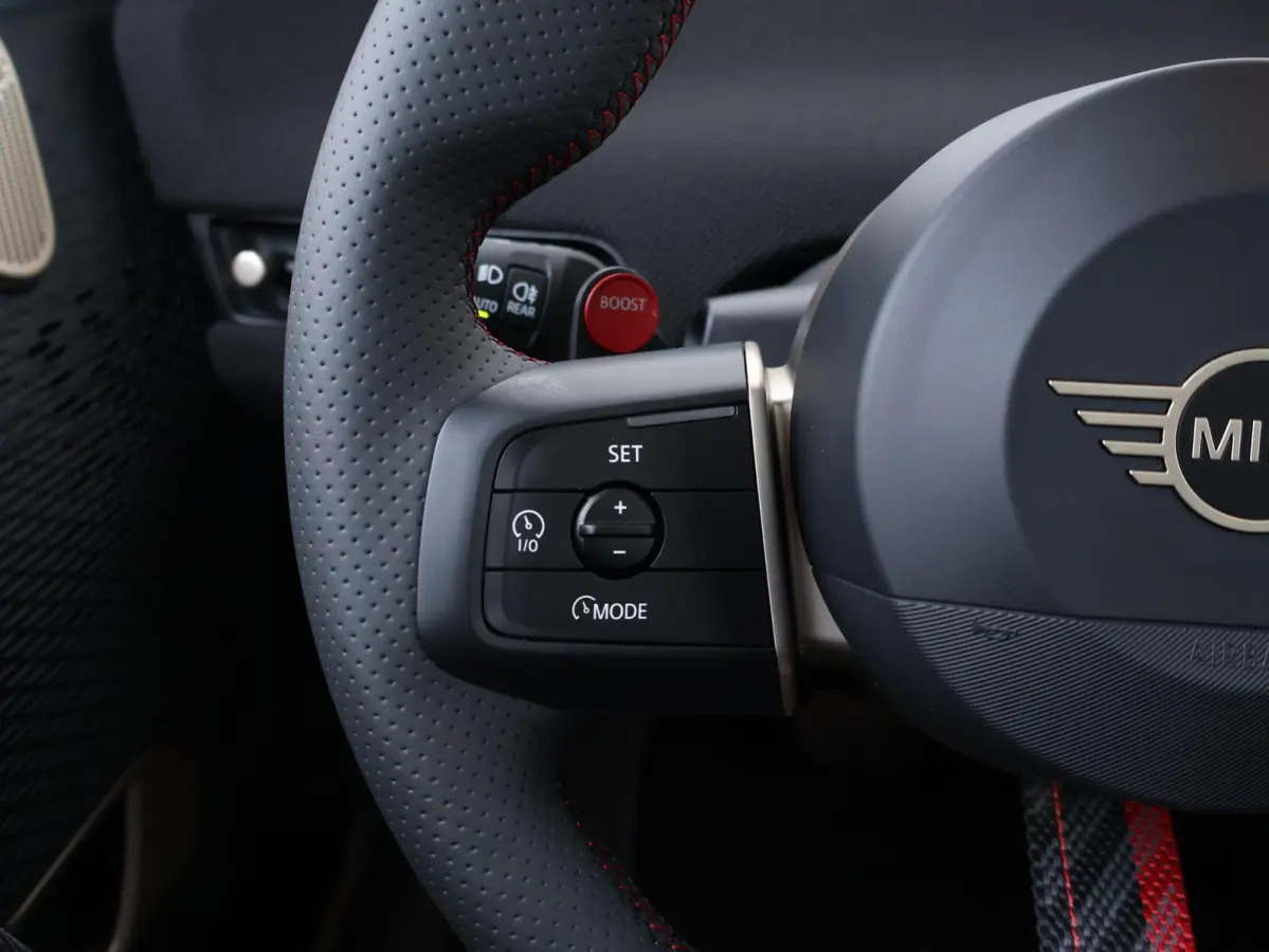JCW John Cooper Works XL 54.2 kWh | Comforttoegang | Panoramadak | Elektr. Stoelen | Harman Kardon | Head-Up | Driving Assistant Plus | 18"LM |