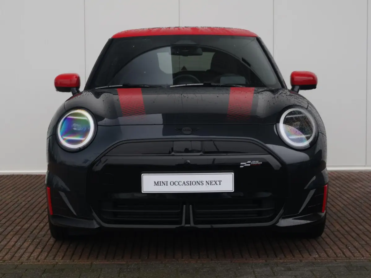 JCW John Cooper Works XL 54.2 kWh | Comforttoegang | Panoramadak | Elektr. Stoelen | Harman Kardon | Head-Up | Driving Assistant Plus | 18"LM |