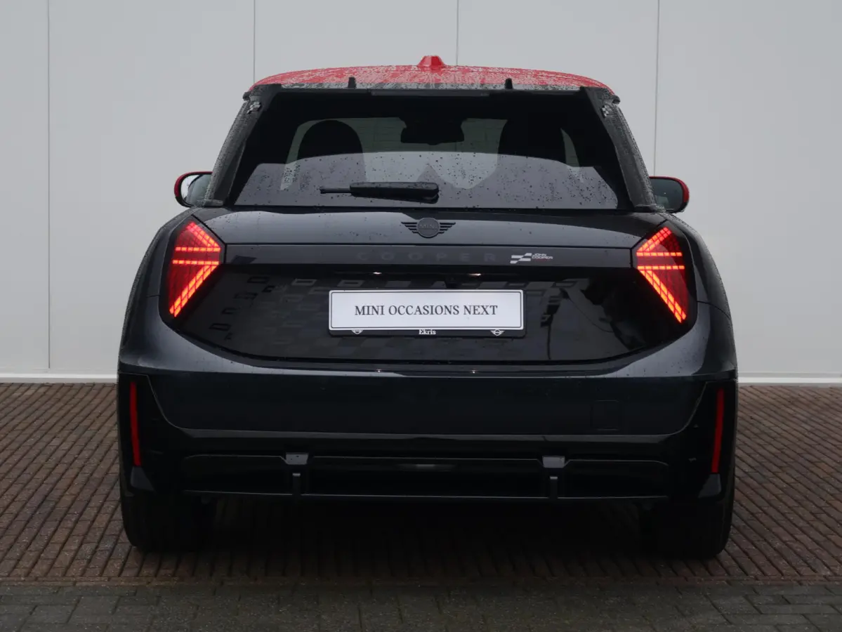 JCW John Cooper Works XL 54.2 kWh | Comforttoegang | Panoramadak | Elektr. Stoelen | Harman Kardon | Head-Up | Driving Assistant Plus | 18"LM |