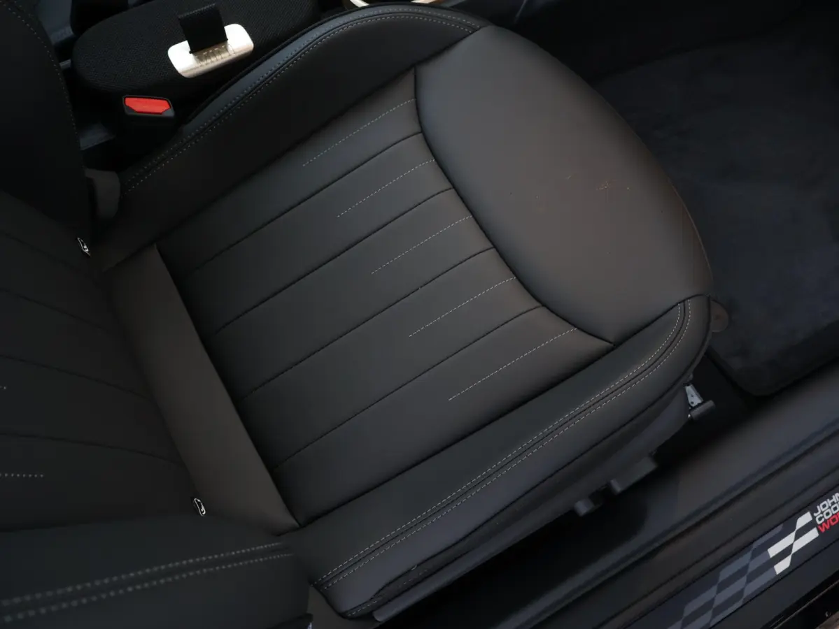 JCW John Cooper Works XL 54.2 kWh | Comforttoegang | Panoramadak | Elektr. Stoelen | Harman Kardon | Head-Up | Driving Assistant Plus | 18"LM |