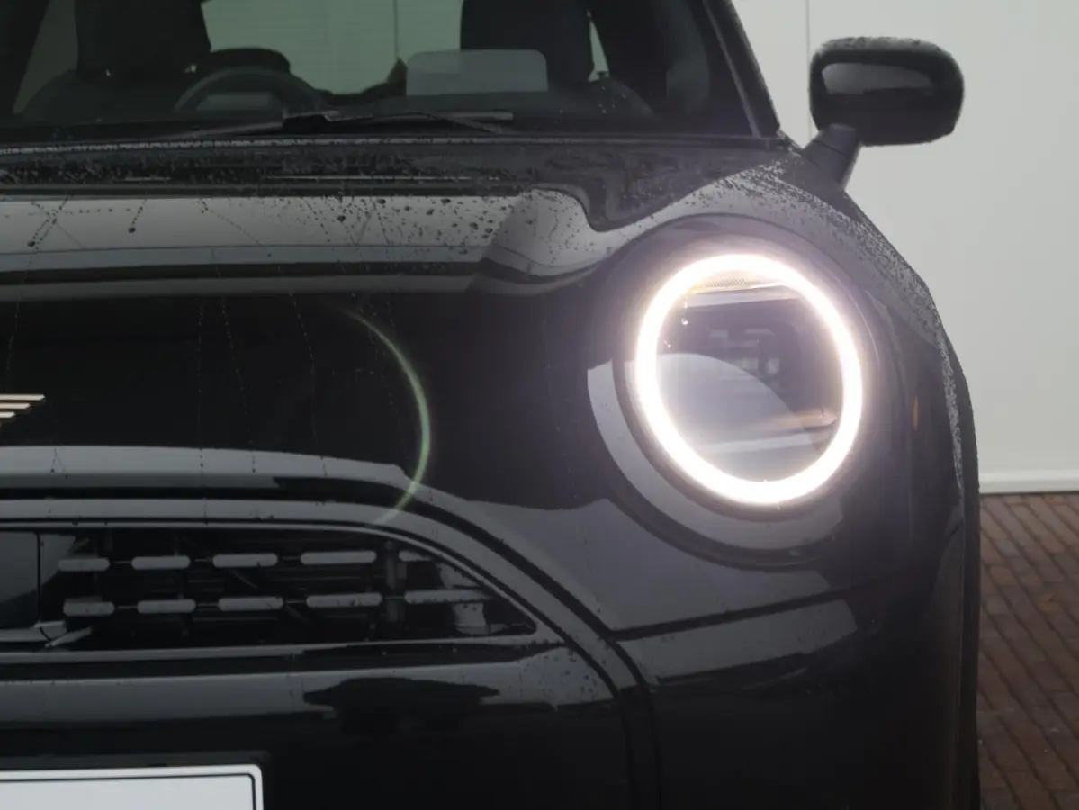 1.5 Cooper C Classic L Verwarmd Stuurwiel | Comforttoegang | Panoramadak | Harman Kardon | Head-Up | Stoelverwarming | Navigation AR |