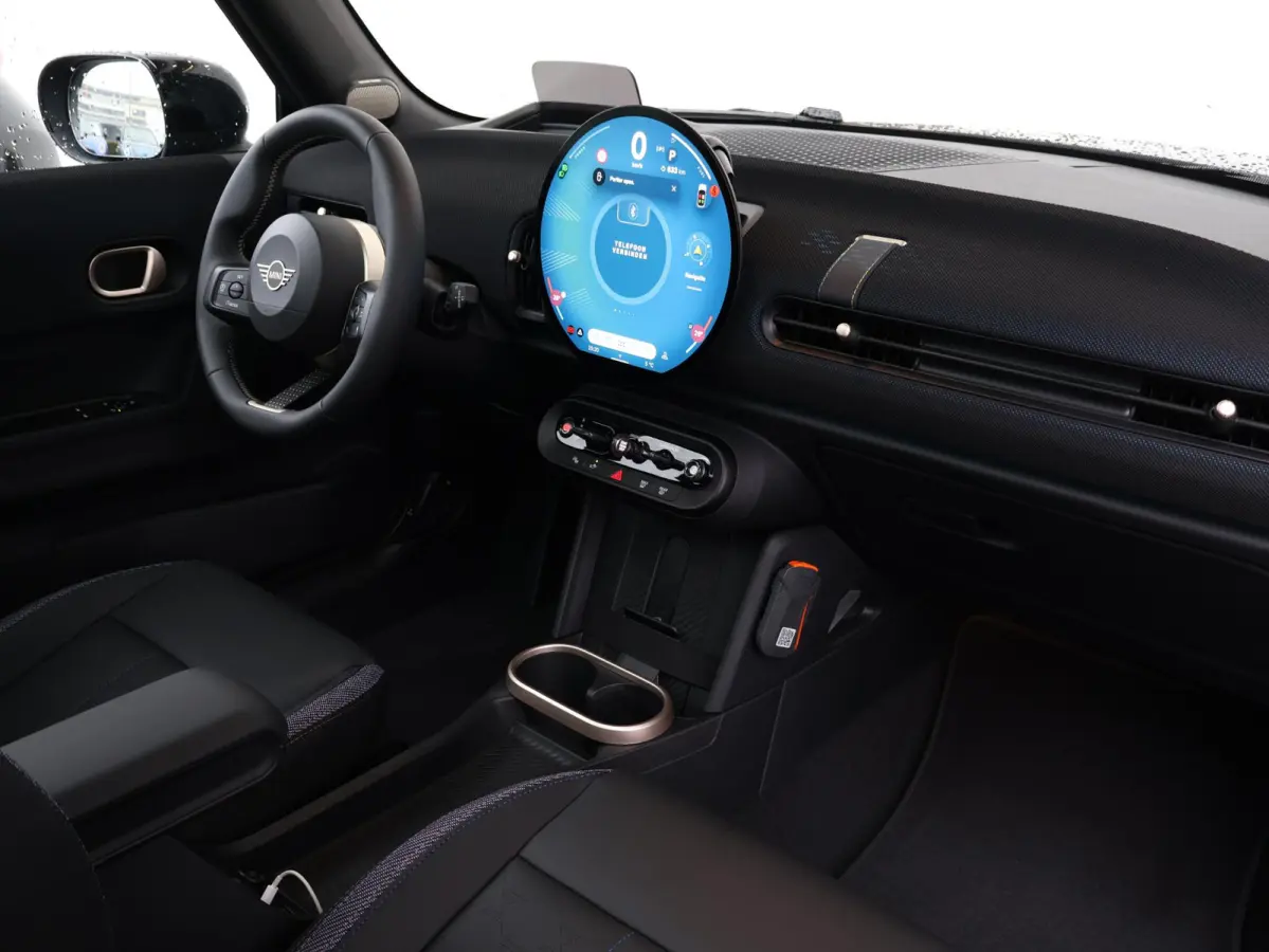 1.5 Cooper C Classic L Verwarmd Stuurwiel | Comforttoegang | Panoramadak | Harman Kardon | Head-Up | Stoelverwarming | Navigation AR |
