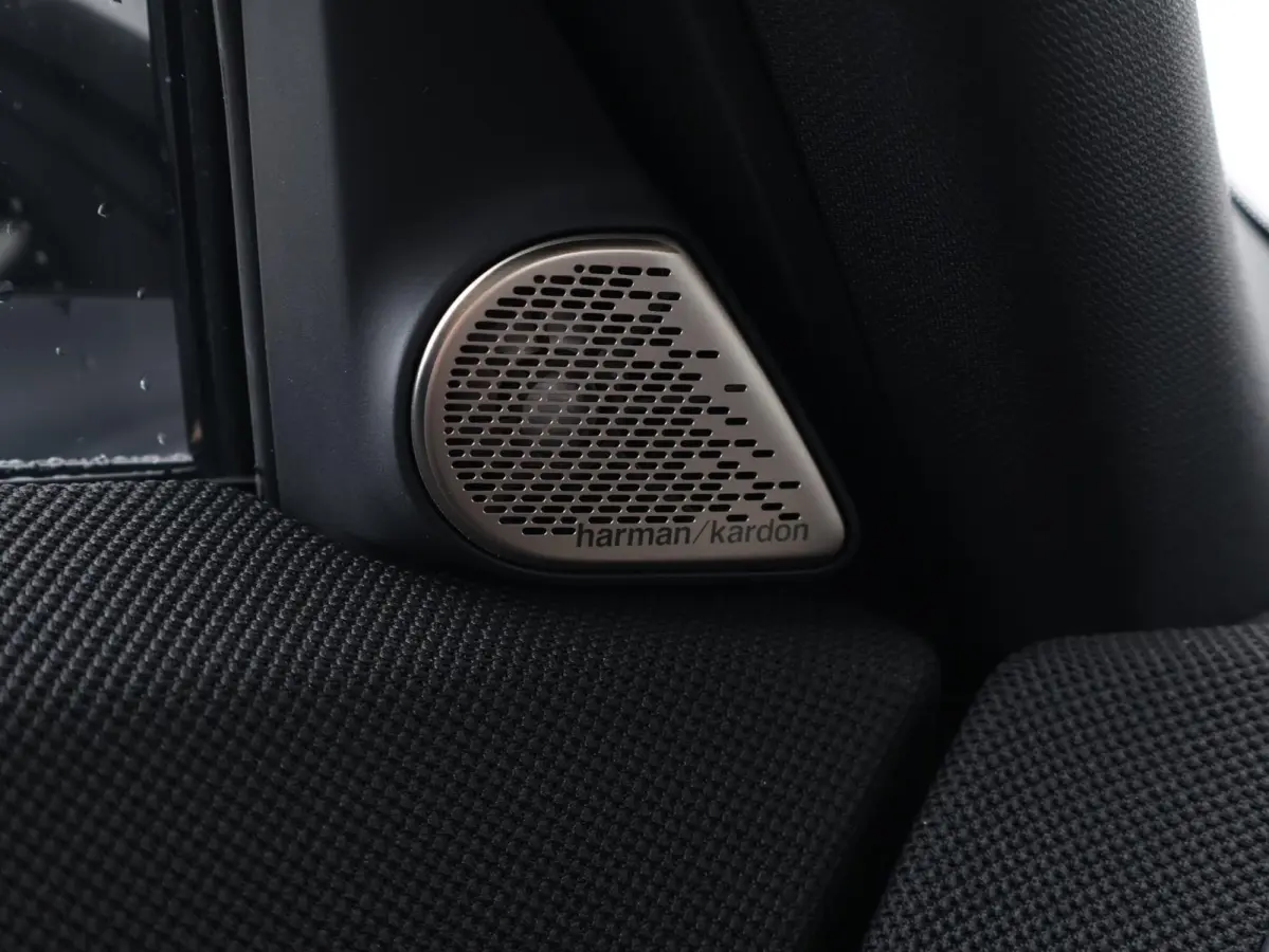 1.5 C John Cooper Works XL | Comforttoegang | Trekhaak | Panoramadak | Driving Assistant Professional | Harman Kardon | Head-Up | Elektr. Stoelen |