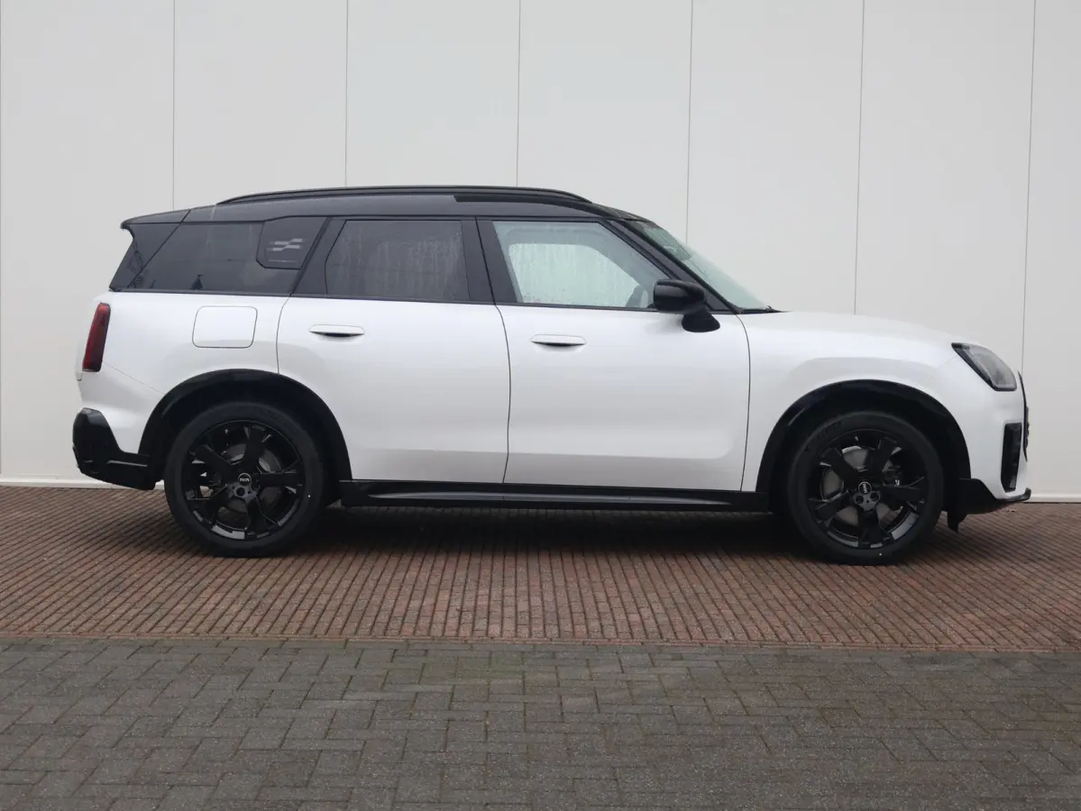 1.5 C John Cooper Works XL | Comforttoegang | Trekhaak | Panoramadak | Driving Assistant Professional | Harman Kardon | Head-Up | Elektr. Stoelen |