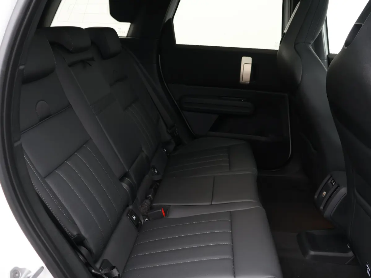 1.5 C John Cooper Works XL | Comforttoegang | Trekhaak | Panoramadak | Driving Assistant Professional | Harman Kardon | Head-Up | Elektr. Stoelen |