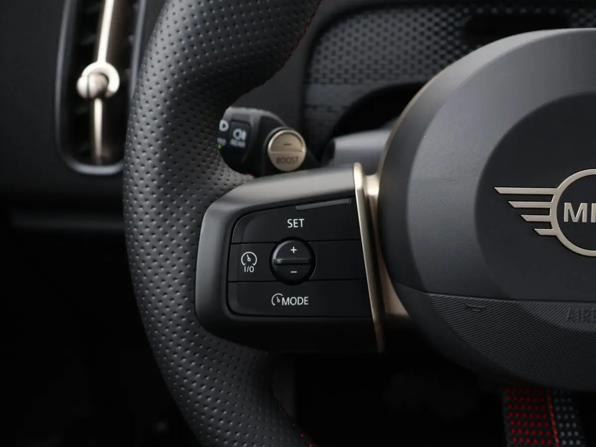 1.5 C John Cooper Works XL | Comforttoegang | Trekhaak | Panoramadak | Driving Assistant Professional | Harman Kardon | Head-Up | Elektr. Stoelen |