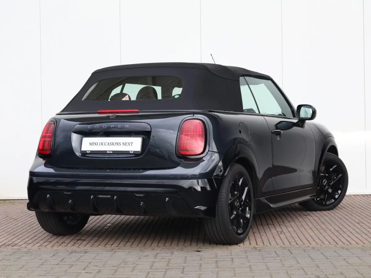 2.0 C John Cooper Works M | Verwarmd Stuurwiel | Comfort Access | Stoelverwarming | Harman Kardon | Head-Up |