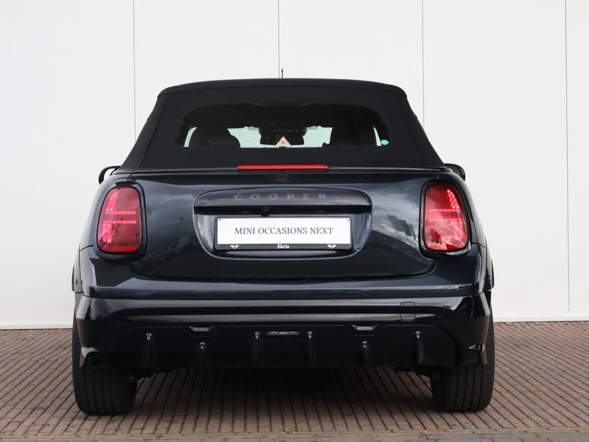 2.0 C John Cooper Works M | Verwarmd Stuurwiel | Comfort Access | Stoelverwarming | Harman Kardon | Head-Up |