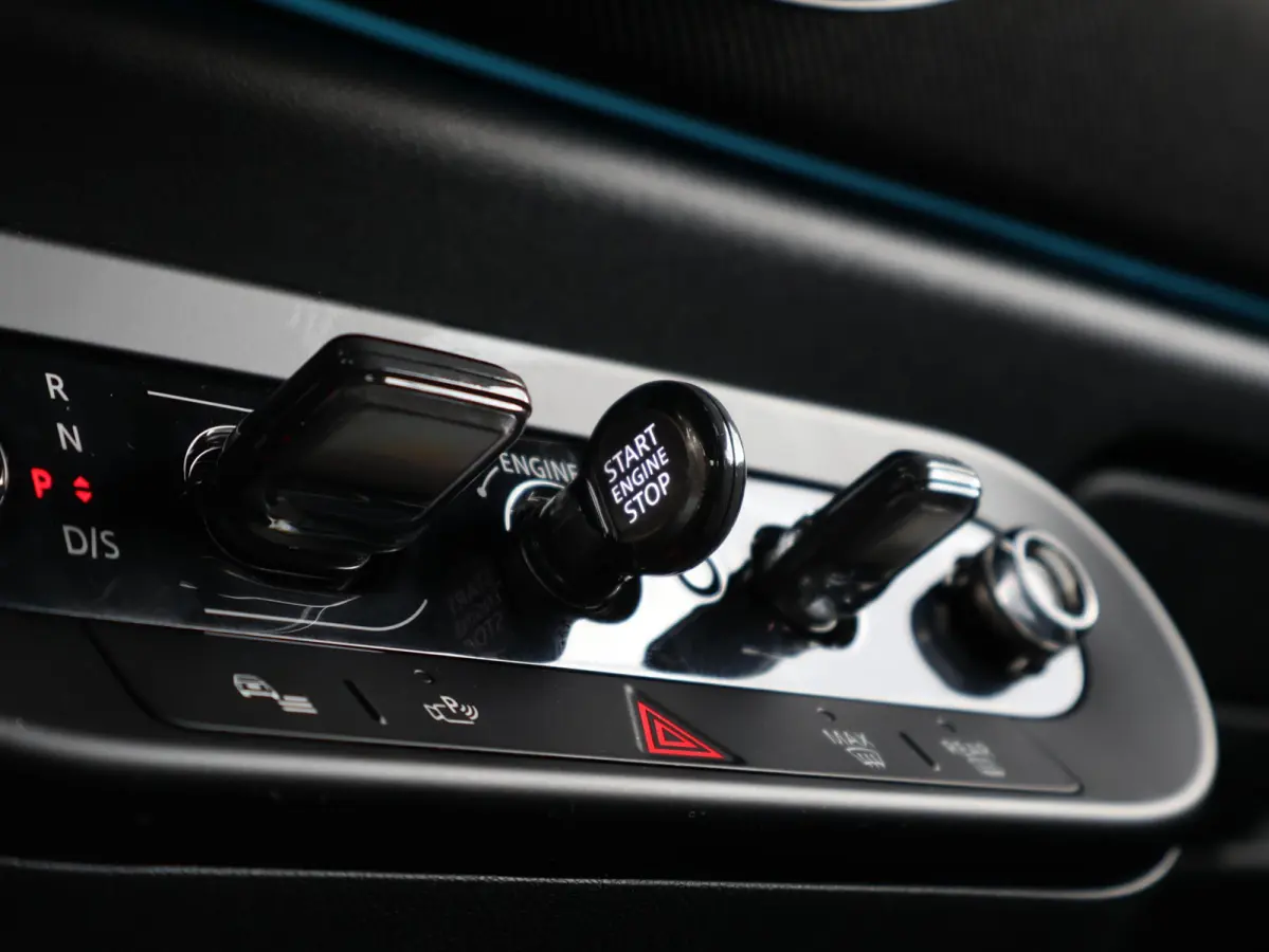 2.0 C John Cooper Works M | Verwarmd Stuurwiel | Comfort Access | Stoelverwarming | Harman Kardon | Head-Up |