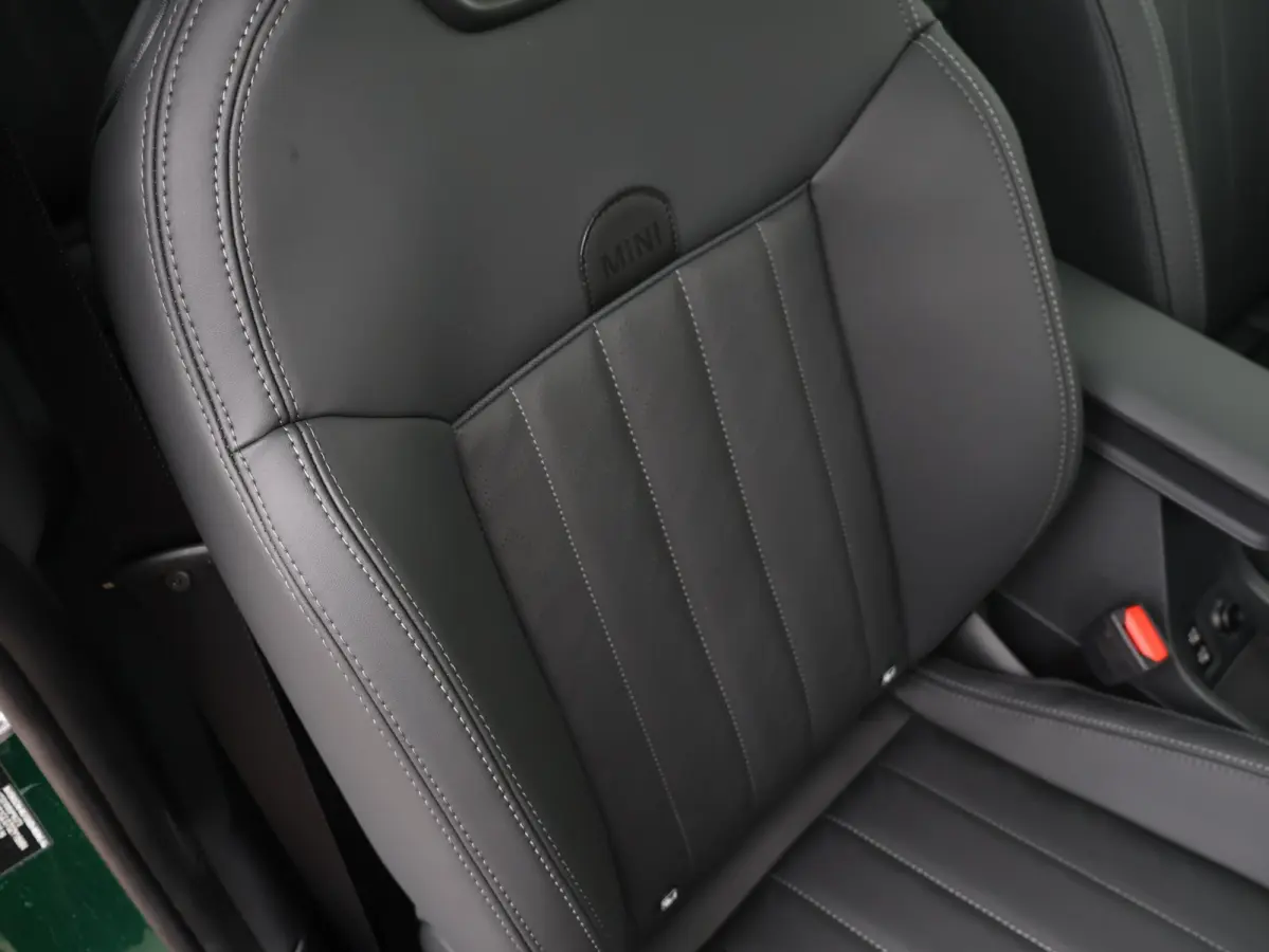 1.5 Cooper C John Cooper Works XL Comforttoegang | Panoramadak | Driving Assistant Professional | Harman Kardon | Head-Up | Elektr. Stoelen |