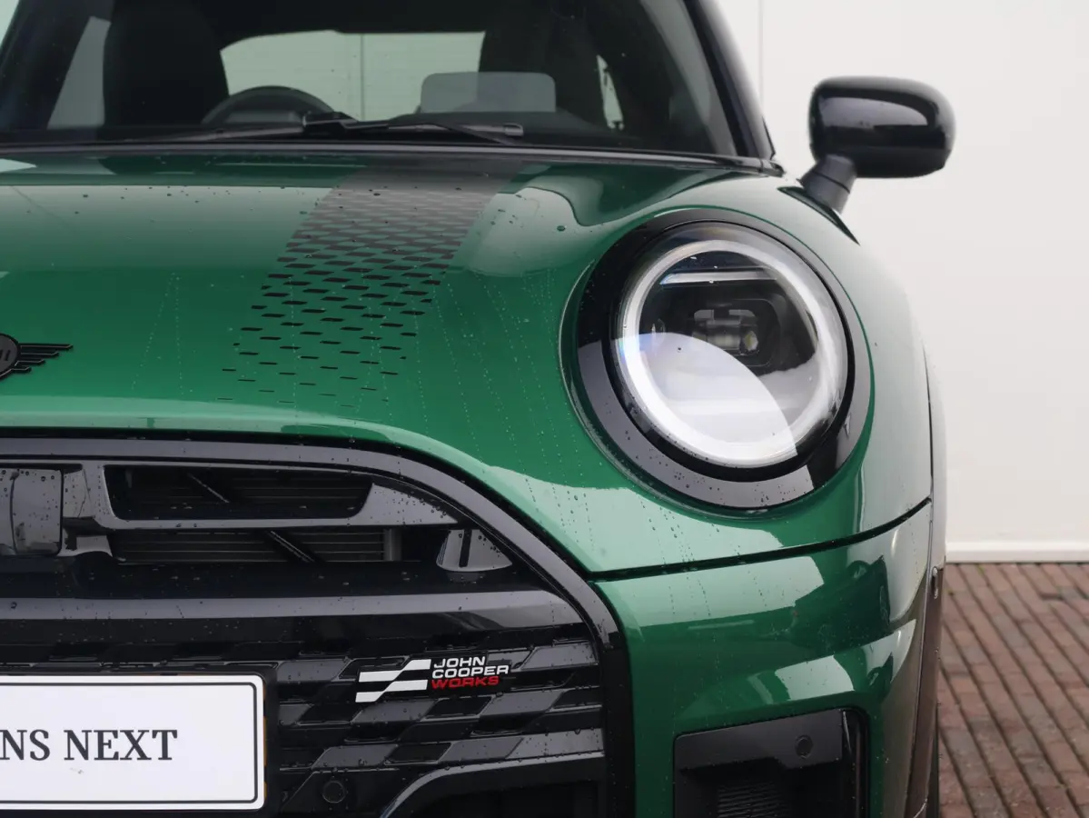 1.5 Cooper C John Cooper Works XL Comforttoegang | Panoramadak | Driving Assistant Professional | Harman Kardon | Head-Up | Elektr. Stoelen |