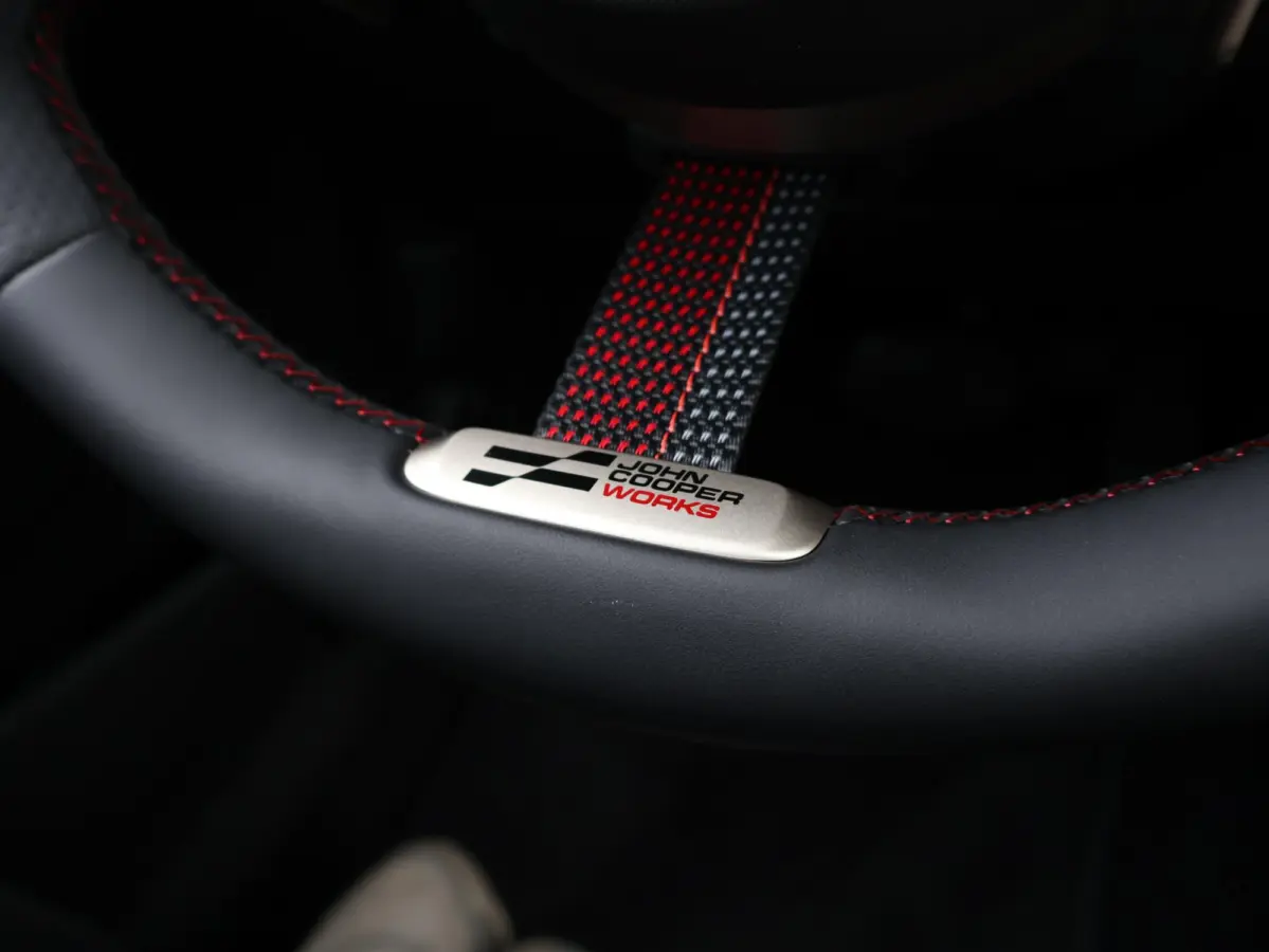 1.5 Cooper C John Cooper Works XL Comforttoegang | Panoramadak | Driving Assistant Professional | Harman Kardon | Head-Up | Elektr. Stoelen |