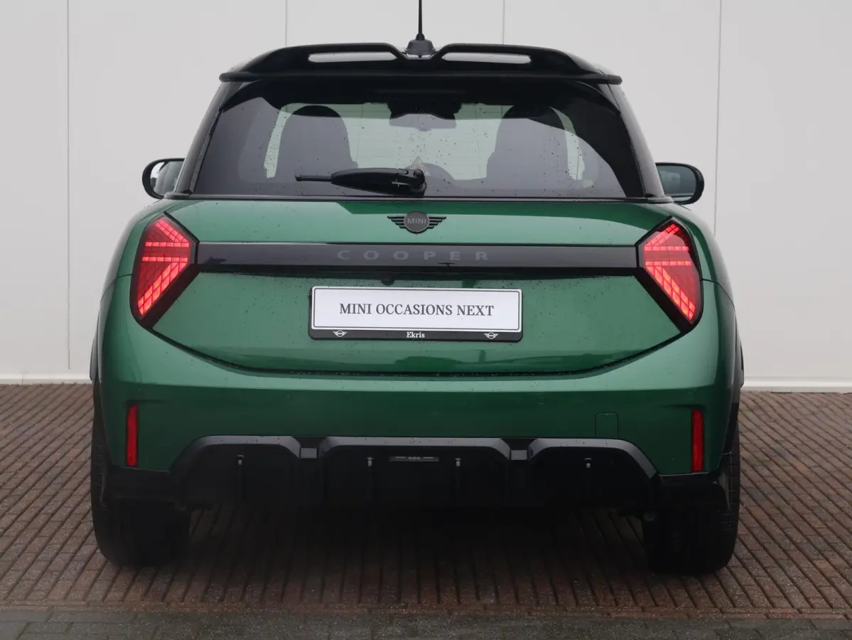1.5 Cooper C John Cooper Works XL Comforttoegang | Panoramadak | Driving Assistant Professional | Harman Kardon | Head-Up | Elektr. Stoelen |