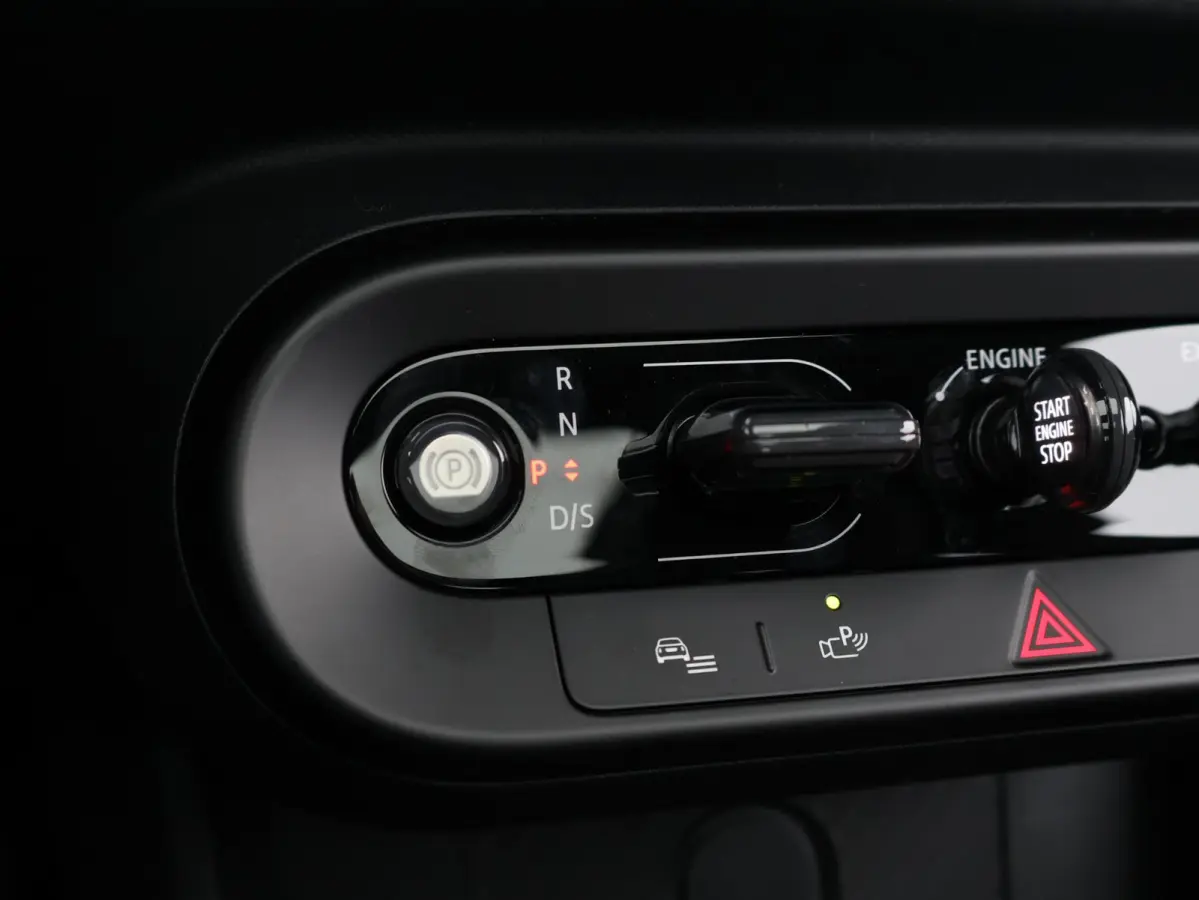 1.5 Cooper C John Cooper Works XL Comforttoegang | Panoramadak | Driving Assistant Professional | Harman Kardon | Head-Up | Elektr. Stoelen |
