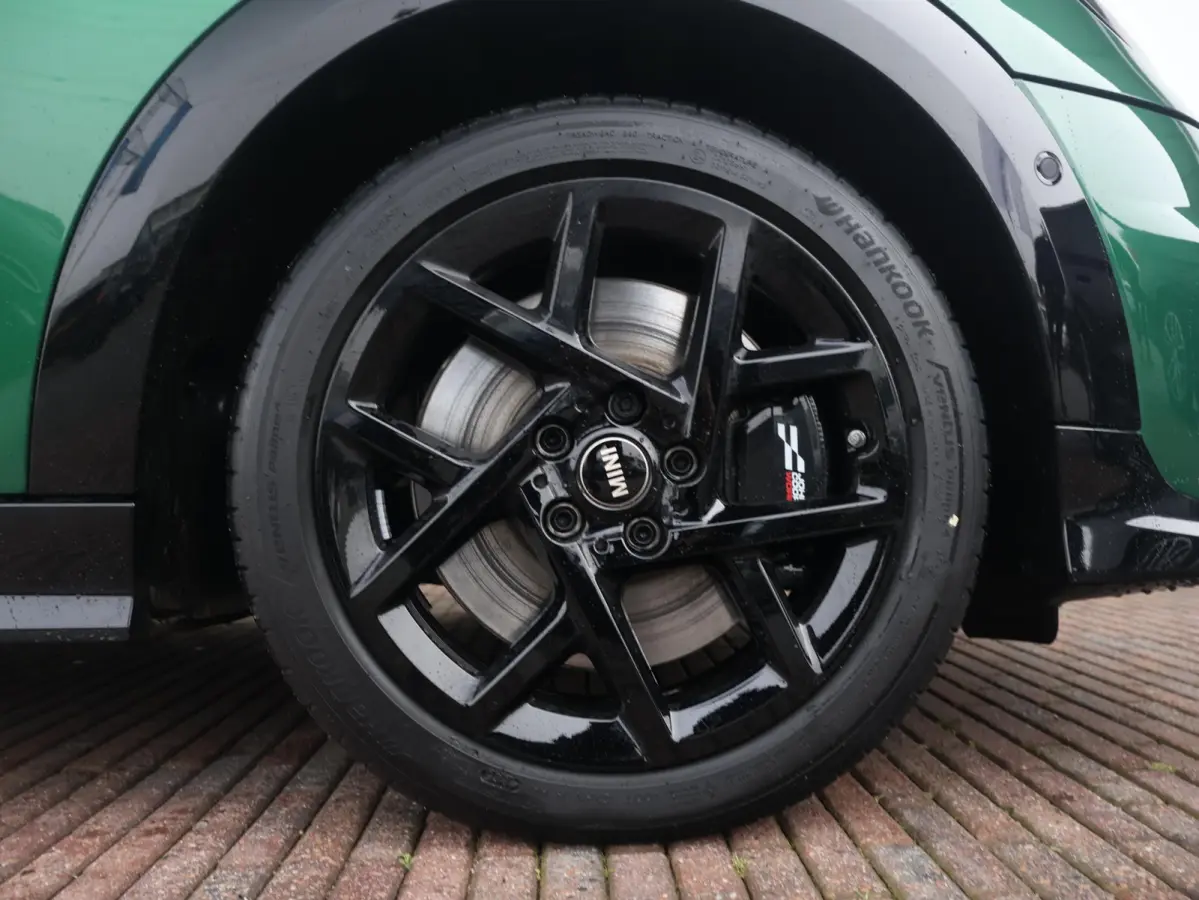 1.5 Cooper C John Cooper Works XL Comforttoegang | Panoramadak | Driving Assistant Professional | Harman Kardon | Head-Up | Elektr. Stoelen |